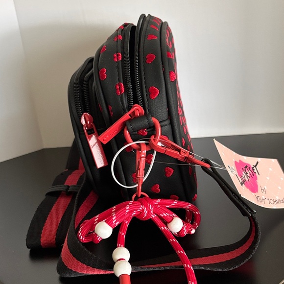 ☀️Betsey Johnson Black and Red Heart Crossbody Bag - Picture 9 of 10